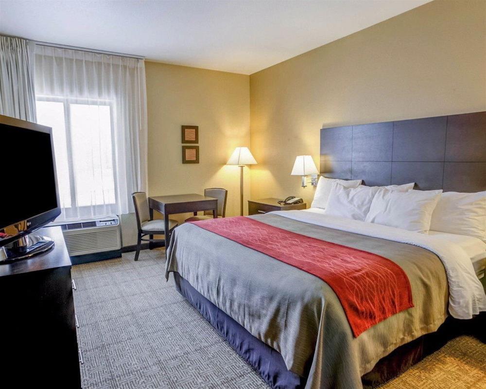 Quality Inn & Suites Lenexa Kansas City Exterior foto
