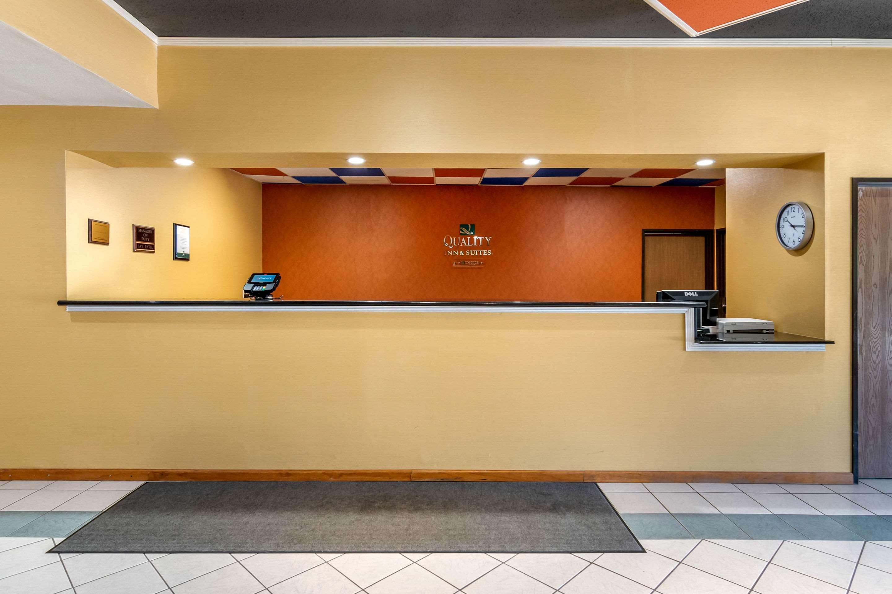 Quality Inn & Suites Lenexa Kansas City Exterior foto