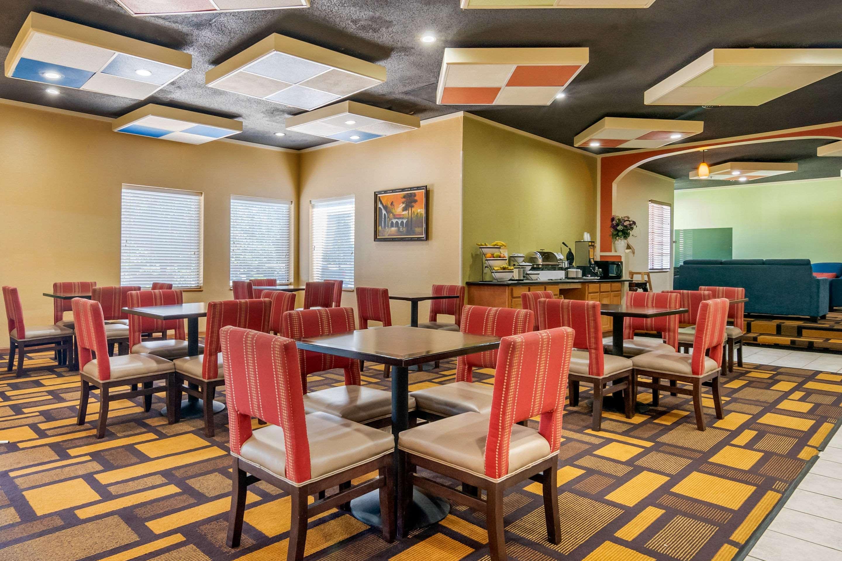 Quality Inn & Suites Lenexa Kansas City Exterior foto