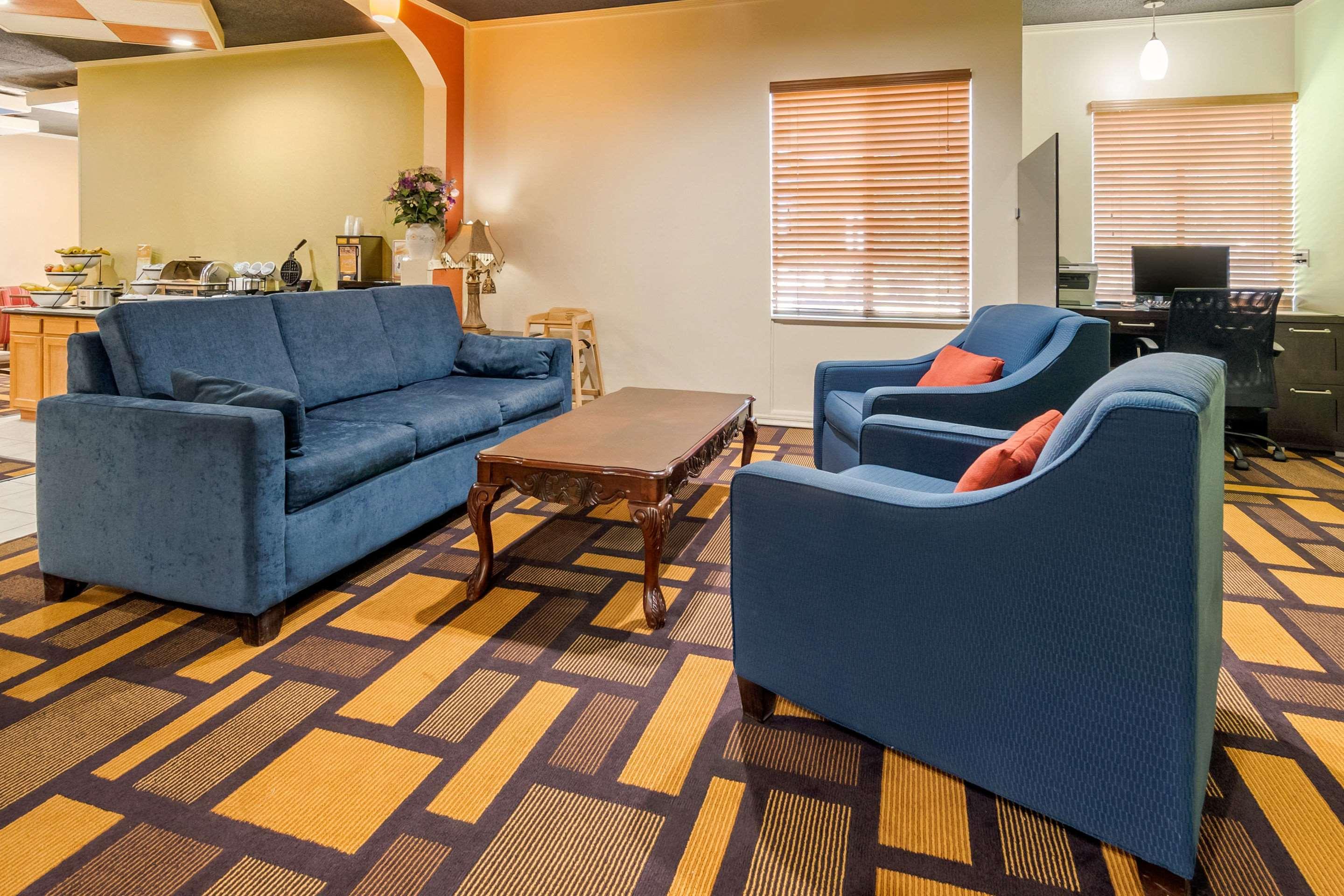 Quality Inn & Suites Lenexa Kansas City Exterior foto